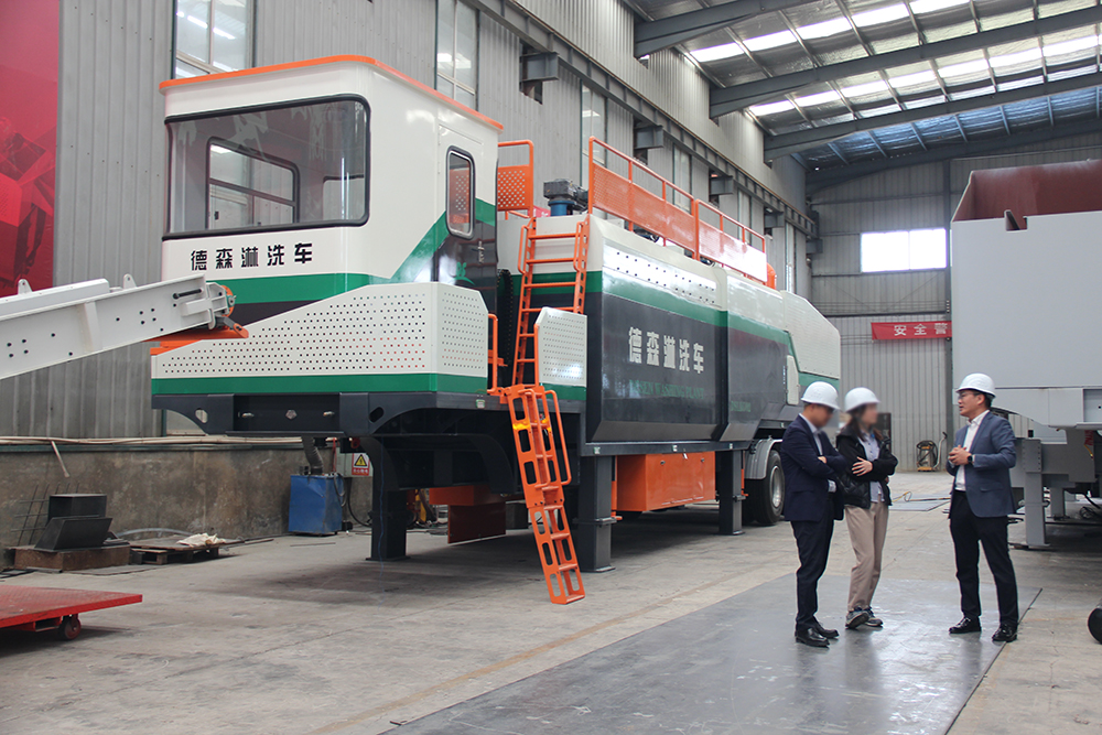 AG贵宾会集团移动淋洗修复设备.jpg AG贵宾会集团移动淋洗修复设备